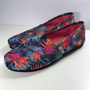 New and never worn!!!!